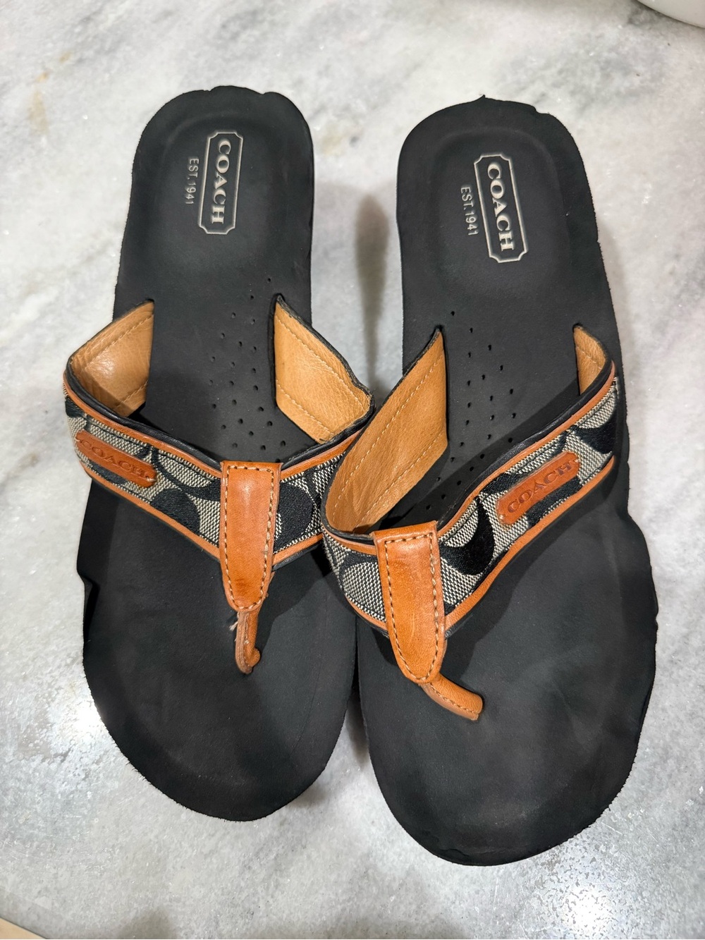 COACH womens Black & Tan Signature Flip Flop Sandals 7B